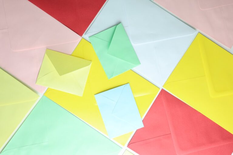 Envelope de correspondência representando a notificação prévia exigida antes da negativação do nome